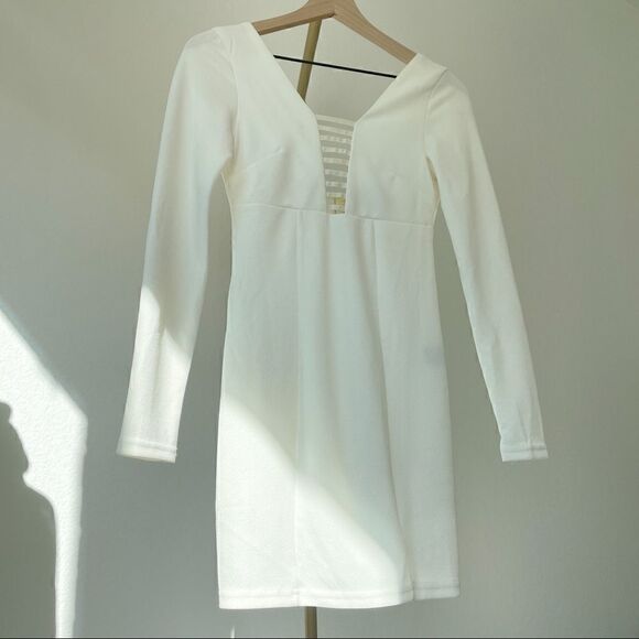 Hello Molly White Deep V Long Sleeve Cocktail Bridal Dress NEW - Picture 1 of 10